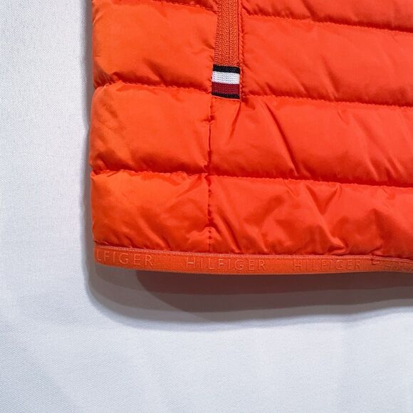 Tommy Hilfiger Men’s Small Lightweight Thermal Insulation Packable Puffer Vest - Picture 5 of 12